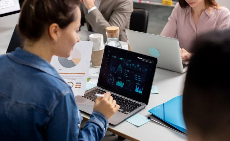 Menguasai Data Analytics Sebagai Kunci Sukses di Industri Berbasis Teknologi
